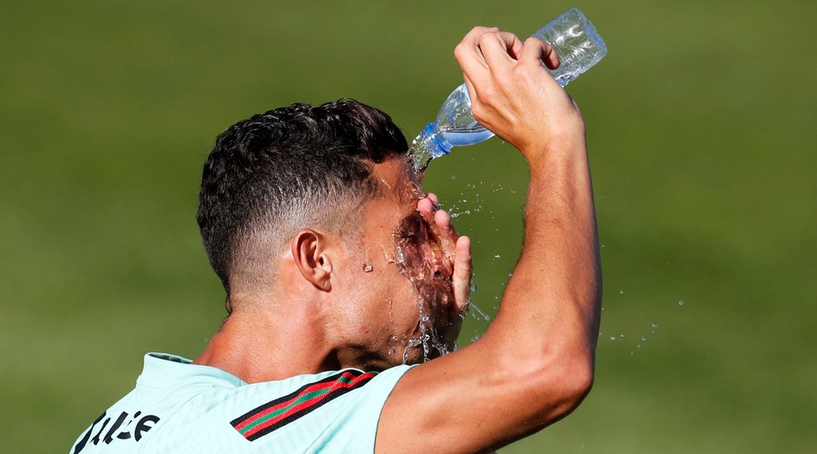 To počne Cristiano Ronaldo, da tudi pri 36 letih ostaja na vrhuncu telesne pripravljenosti (foto: Profimedia)