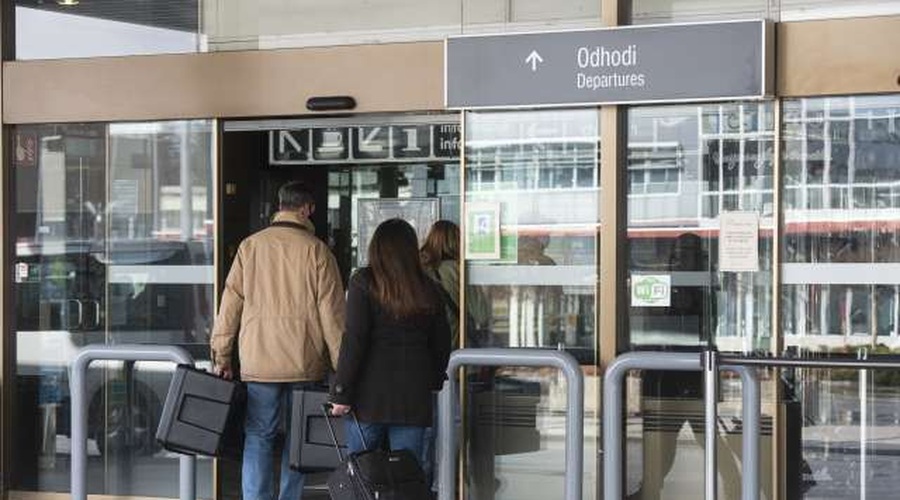 Letalski kaos zaradi stavke: odpovedanih 2340 letov, prizadetih nekaj manj kot 300.000 potnikov (težave tudi na Brniku) (foto: Bor Slana/STA)