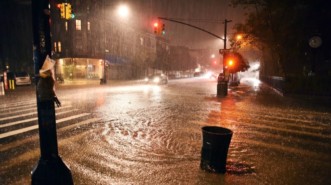 V New Yorku zaradi tropske nevihte Ida izredne razmere (foto: Profimedia)