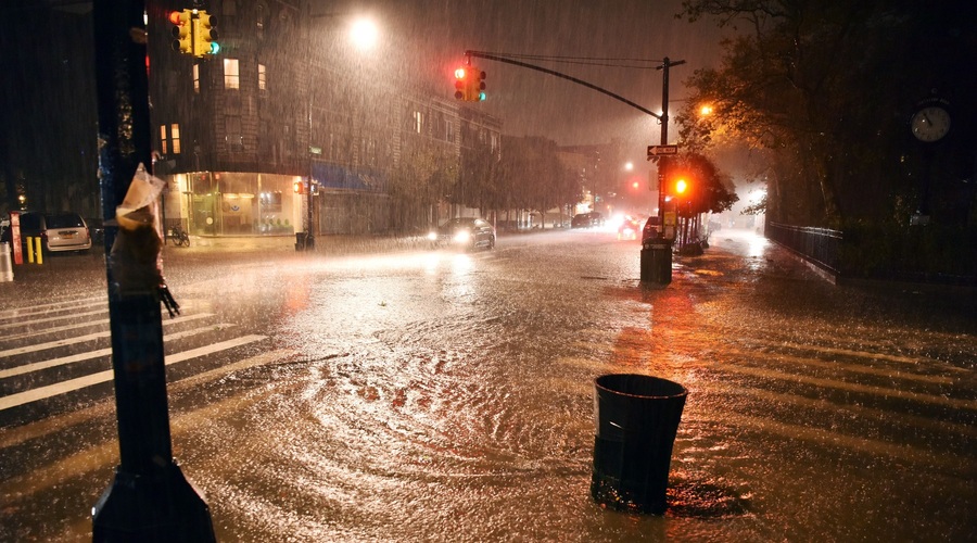 V New Yorku zaradi tropske nevihte Ida izredne razmere (foto: Profimedia)