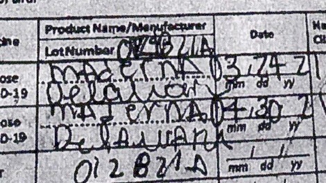 Turistko s ponarejenim potrdilom o cepljenju ujeli pri odhodu s Havajev