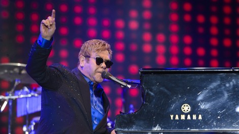 Elton John napovedal nov album in dolgo poslovilno turnejo