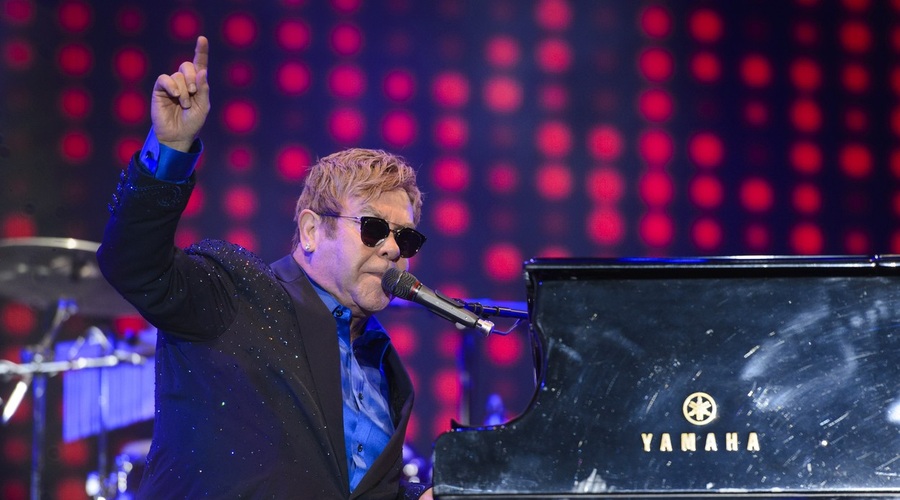 Elton John napovedal nov album in dolgo poslovilno turnejo (foto: profimedia)