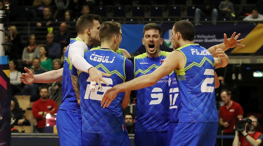 Spodrsljaj proti Češki so slovenski odbojkarji omilili z gladko zmago proti Črni gori (foto: profimedia)