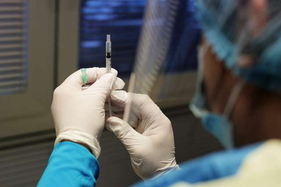 mRNA cepivo pred okužbo s koronavirusom učinkovito ščiti tudi nosečnice (foto: Daniel Novakovič/STA)