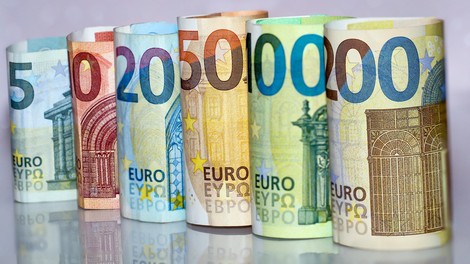 Slovenci ne zaupajo vladi, da bo ustrezno porabila evropski denar za okrevanje