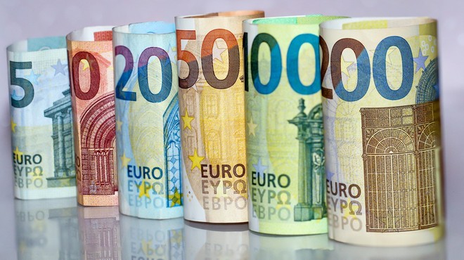 Slovenci ne zaupajo vladi, da bo ustrezno porabila evropski denar za okrevanje (foto: profimedia)