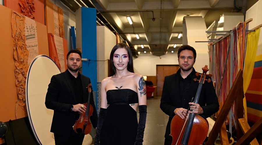 Občinstvo festivala za letošnjo slovensko popevko prepričala Raiven z Volkovi (foto: profimedia)