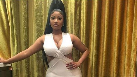 Izgovor Nicky Minaj o 'oteklih modih', zaradi katerih se ne pusti cepiti, že postal meme!