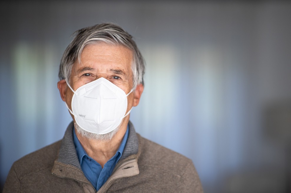 V ponedeljek potrdili 1393 okužb, največ od začetka aprila (foto: Profimedia)