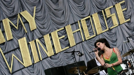 V Londonu pripravljajo veliko retrospektivo o pevki Amy Winehouse
