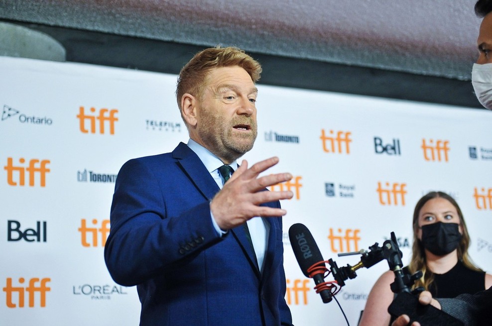 Občinstvo na filmskem festivalu v Torontu navdušil Kenneth Branagh z Belfastom (foto: profimedia)