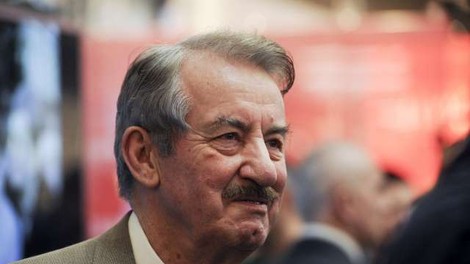 Umrl igralec John Challis, znan iz serije Samo bedaki in konji