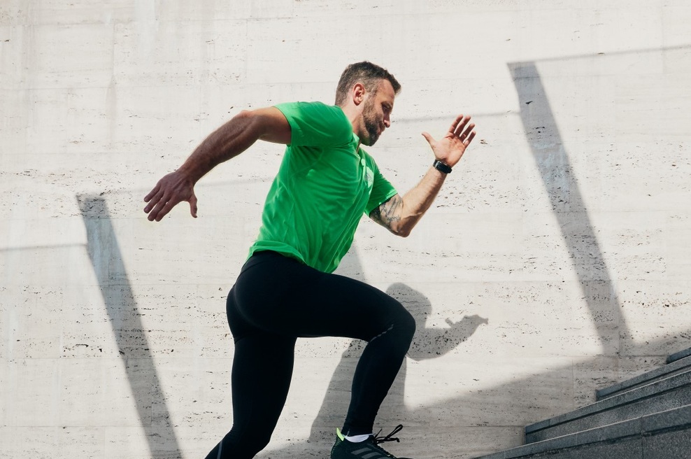 Če bi radi pri teku presegli meje svoje zmogljivosti, se povežite s sebi podobnimi (preverjeno deluje!) (foto: adidas)