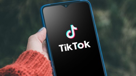 Na posvetu o zlorabah otrok na spletu poudarili pomen sodelovanja pri odkrivanju zlorab