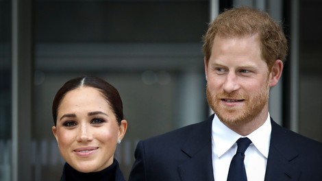 Princ Harry in Meghan Markle sta se sprehajala po New Yorku (prvič v javnosti po rojstvu njune hčerke Lili)
