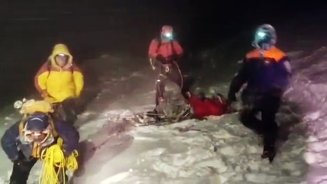 Snežna nevihta na Elbrusu usodna za pet alpinistov, 14 so jih rešili