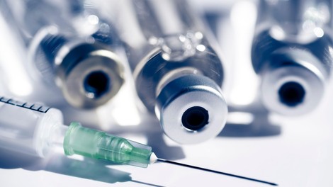 Za cepljenje proti covidu-19 doslej skoraj 57 milijonov evrov