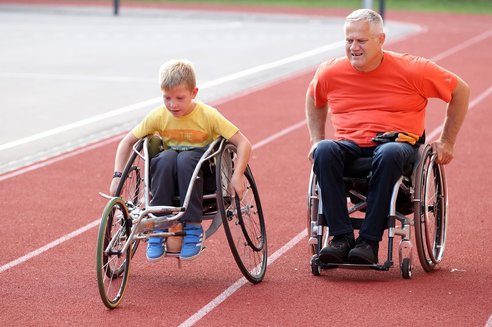 Prijetno popoldne v družbi športnikov invalidov v Mengšu (foto: Paralimpijski komite Slovenije)