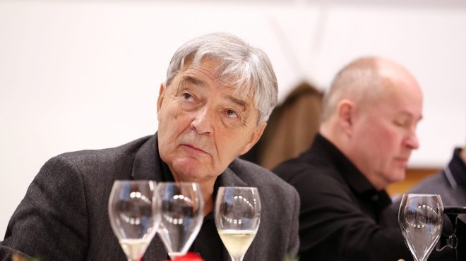 Prvi zasebni vinogradnik vrhunske penine Janez Istenič: "Penina sprošča napetosti in navdaja človeka z optimizmom." (foto: osebni arhiv)