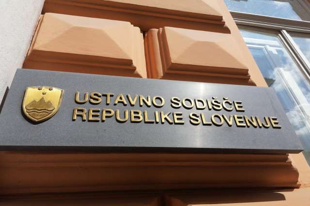 Ustavno sodišče zadržalo izvajanje pogojev PC za državno upravo (foto: Zlatko Midžić/STA)