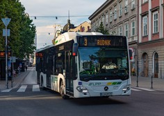 V Ljubljani in Mariboru brezplačni avtobusni prevoz za upokojence, invalide in vojne veterane