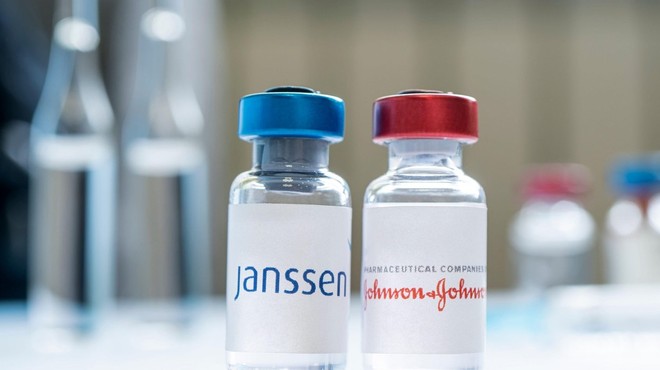 Ema je na seznam možnih stranskih učinkov cepiva Janssen dodala globoko vensko trombozo (foto: profimedia)
