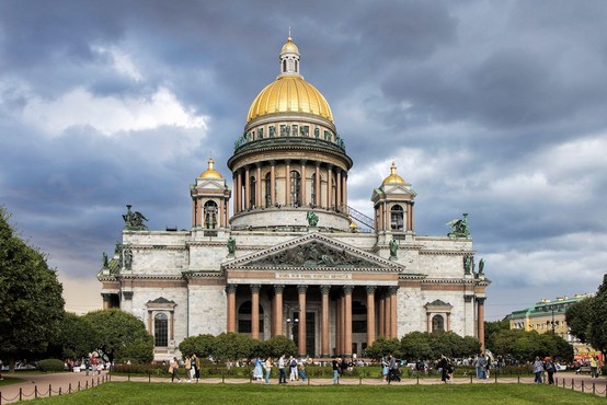 Po 127 letih od zadnje kraljevske poroke v Rusiji je v St. Peterburgu dahnil da Georg Romanov