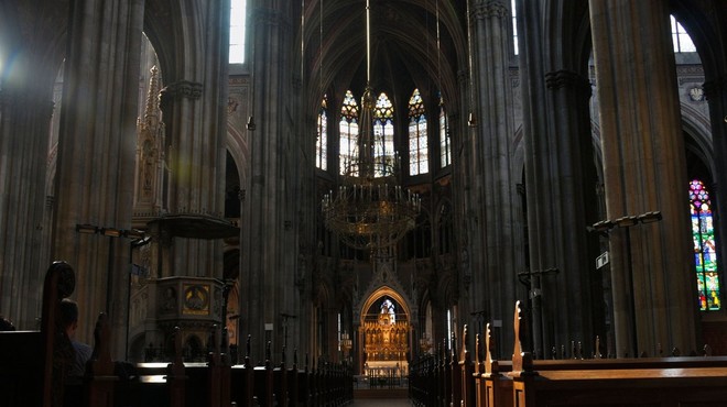 Preiskava znotraj francoske katoliške cerkve odkrila okrog 3000 pedofilov (foto: profimedia)