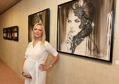 Akademska slikarka Jerneja Smolnikar o čipki, upodobitvi čutnih žensk in odnosu Slovencev do umetnosti