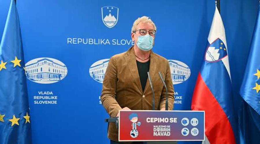 Štrukelj: Do konca novembra pričakujemo dovoljenje za uporabo cepiva proizvajalca Novavax znotraj EU (foto: Tamino Petelinšek/STA)