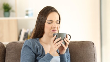 Majoneza v kavi? Zakaj na spletu divja debata o tej nenavadni kombinaciji