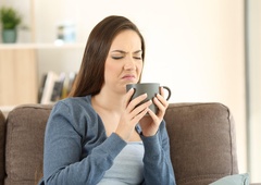 Majoneza v kavi? Zakaj na spletu divja debata o tej nenavadni kombinaciji