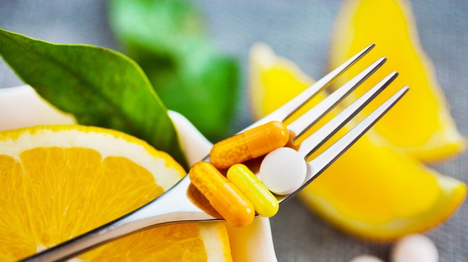 Strokovnjaki predlagajo, da priporočeni dnevni vnos vitamina C podvojimo - v katerih živilih se skriva? (foto: Profimedia)