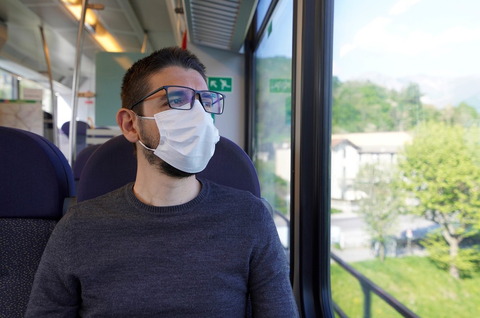Delež pozitivnih testov je v torek znašal 21,6 odstotka (foto: Profimedia)