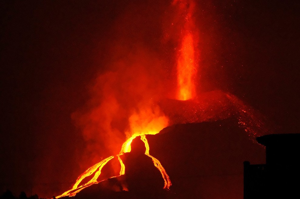 Otok La Palma se je z vulkanskim izbruhom povečal za 50 nogometnih igrišč (foto: profimedia)