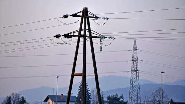 
                            Cene elektrike v EU v prvi polovici leta gor, najbolj v Sloveniji (foto: Tamino Petelinšek/STA)