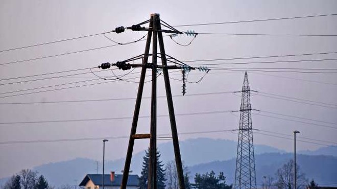 Cene elektrike v EU v prvi polovici leta gor, najbolj v Sloveniji (foto: Tamino Petelinšek/STA)