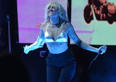 Miley Cyrus odvrgla modrček in oblekla pomankljiva oblačila - imamo fotografije!
