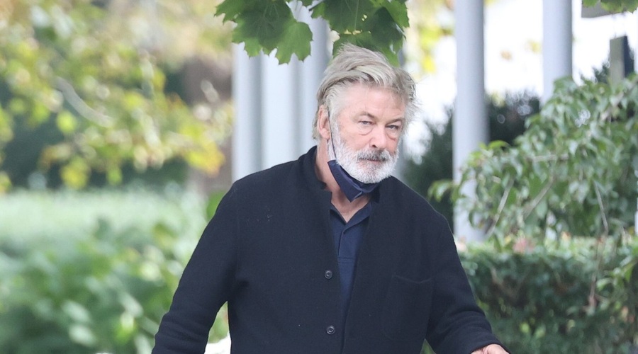 Alec Baldwin na snemanju ubil snemalko Halyno Hutchins in ranil režiserja Joela Souzo (foto: profimedia)