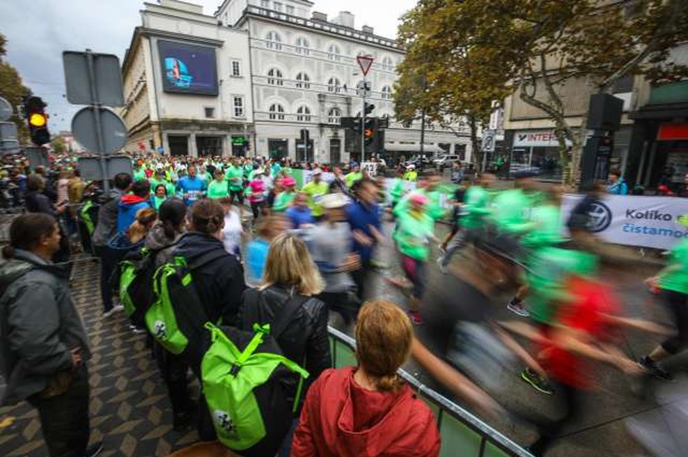 Po lanskem premoru zaradi epidemije letošnji ljubljanski maraton v okrnjeni obliki (foto: STA/Anže Malovrh)