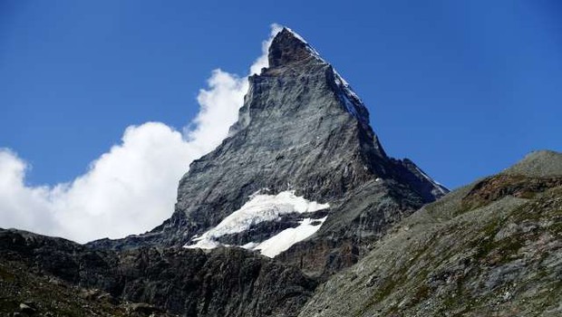 
                            Med sestopom z Matterhorna se je smrtno ponesrečil slovenski alpinist (foto: Daniel Novakovič/STA)