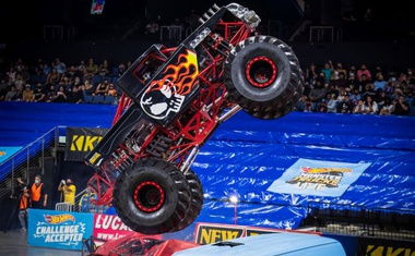 Neverjetni HOT WHEELS & MONSTER TRUCKS dogodivščine za vso družino!