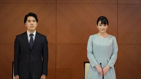 Japonska princesa Mako se je poročila z navadnim podanikom