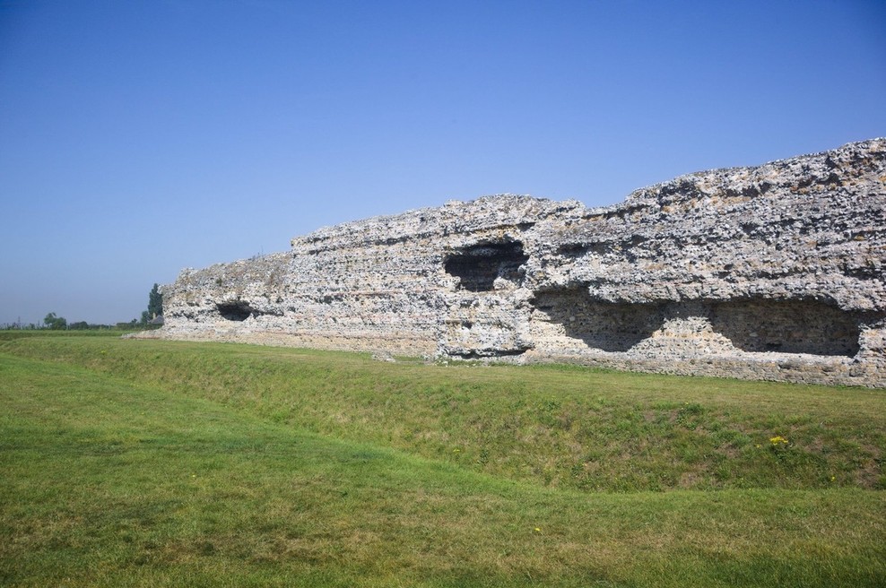 Med izkopavanjem v amfiteatru v Richboroughu odkrili sledove poslikav iz rimskih časov (foto: profimedia)