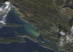 Del hrvaškega morja se je nenavadno obarval in sprememba je videna tudi iz vesolja