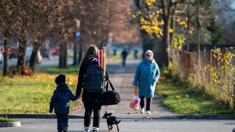 Petek navrgel 3666 potrjenih okužb, delež pozitivnih slabih 40 odstotkov