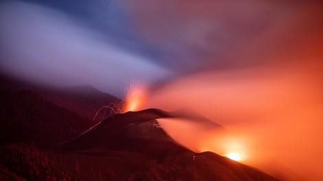 Vulkan na otoku La Palma po skoraj dveh mesecih bruhanja vzel eno življenje