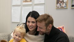 "Po letu borbe in spraševanja, zakaj Bono ne je, ne pleza, je zakrčen, so zdravniki prišli do ugotovitve ..."