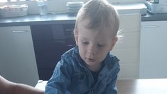 "Po letu borbe in spraševanja, zakaj Bono ne je, ne pleza, je zakrčen, so zdravniki prišli do ugotovitve ..."